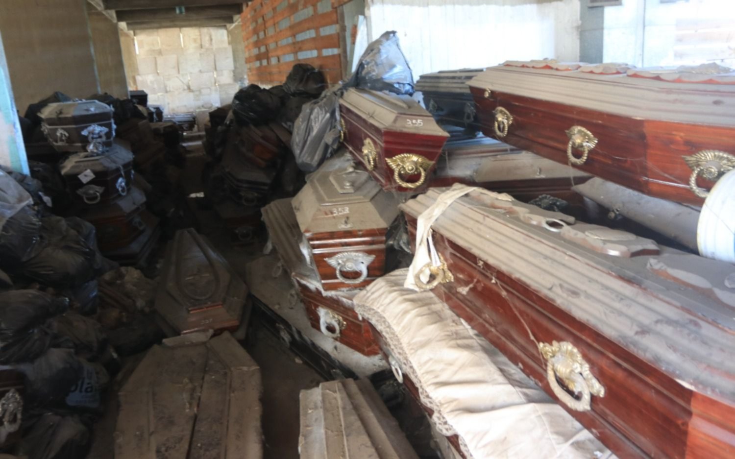 Horror en el cementerio de La Plata: relevarán los 501 ataúdes y enviarán documentación a la Justicia