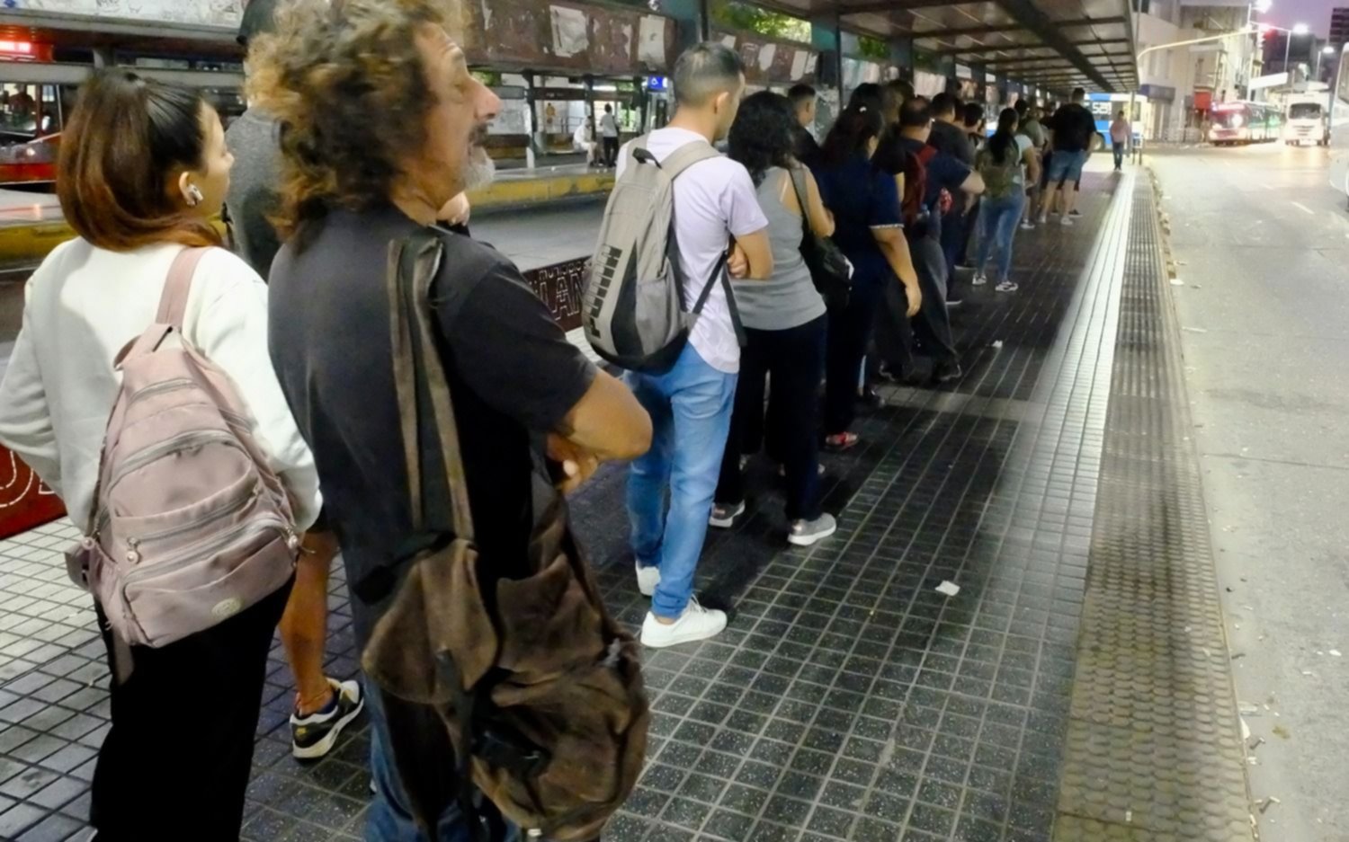 El paro de trenes: la odisea de los pasajeros, fracaso en la negociación y la sanción del gobierno