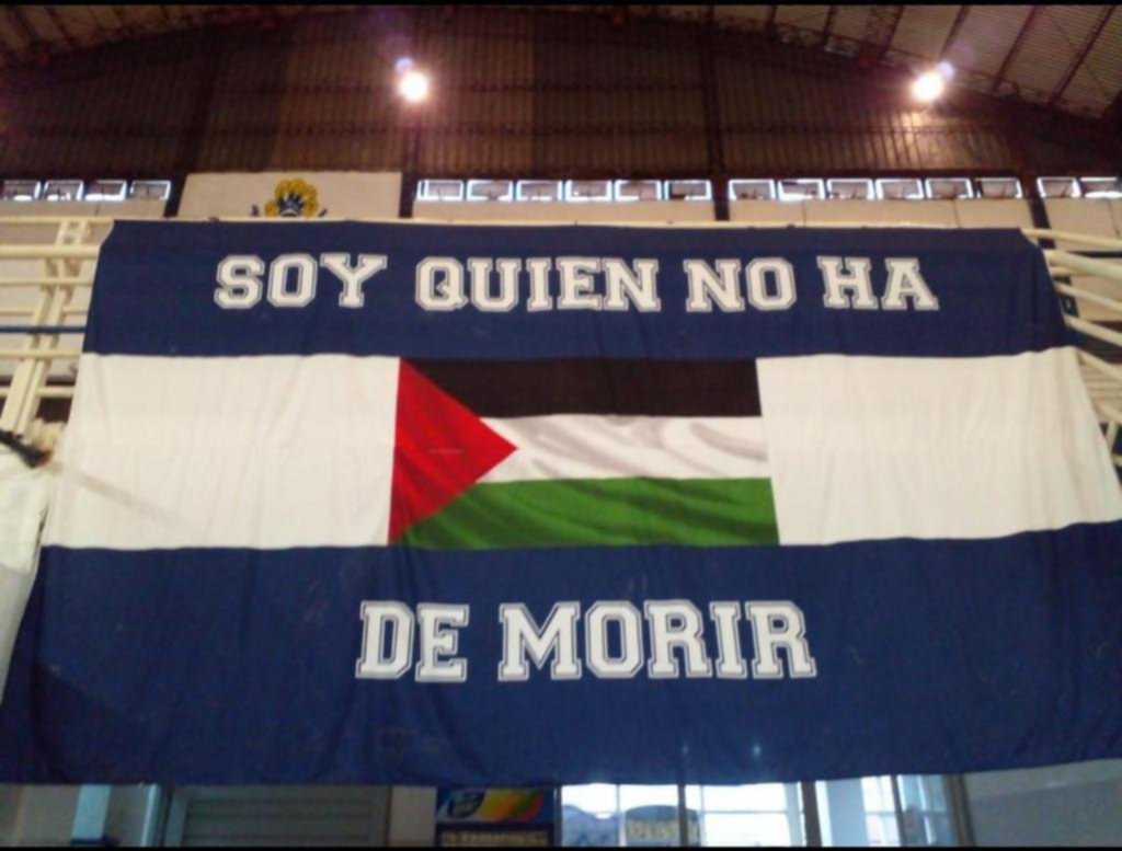 Polémica por una bandera en el Polideportivo