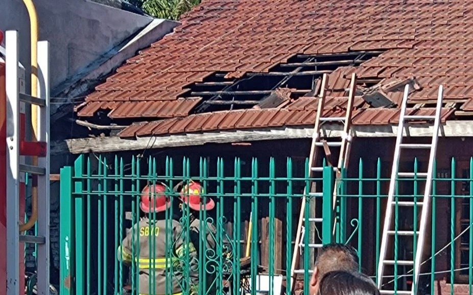 Quilmes: Prendió fuego su casa por combatir a los mosquitos