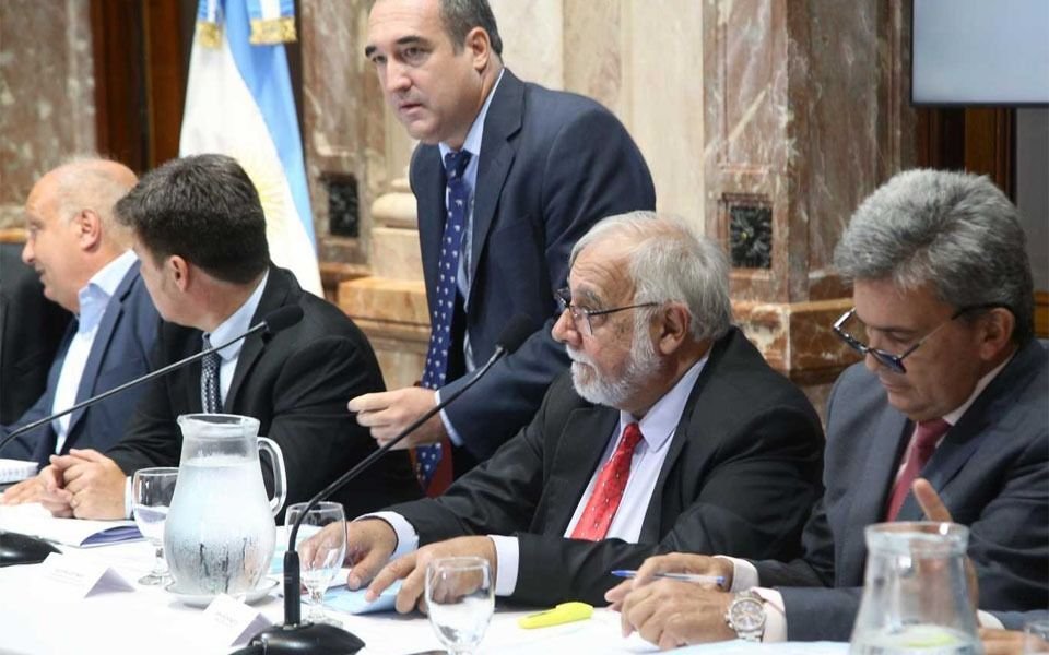 El DNU de Milei: entre gritos y acusaciones se conformó la nueva Bicameral