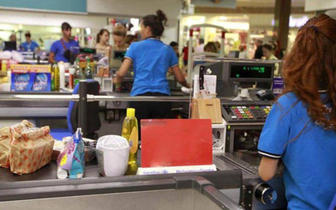 Paritarias de empleados de comercio: acuerdo del 17,6% para febrero y un básico de $658.000