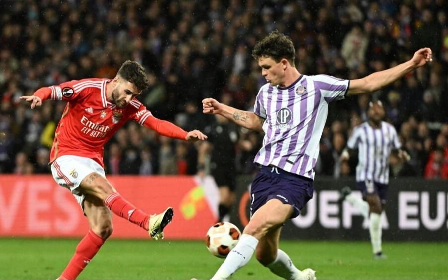 Benfica pasó con el empate y Roma lo hizo por penales