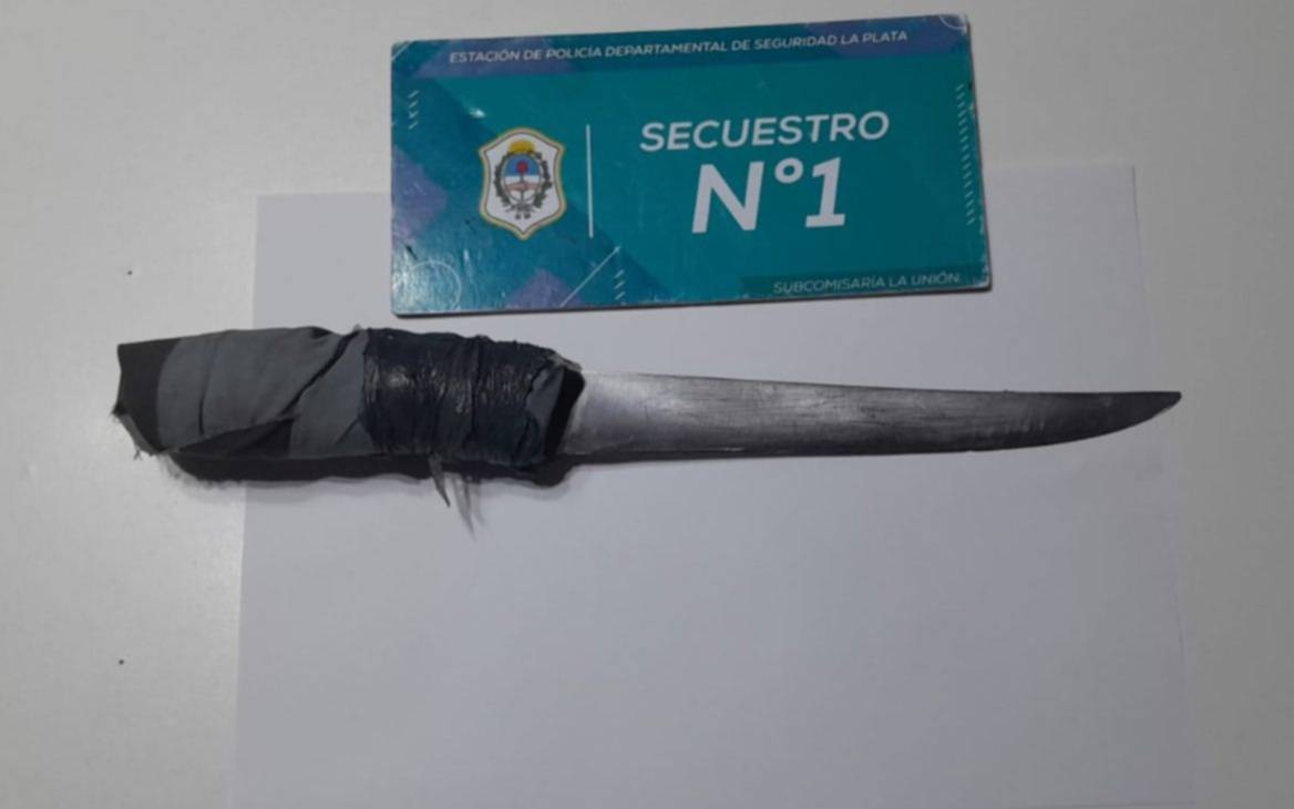 Detienen a "trapitos" por agredir y amenazar a vecinos en La Plata: les secuestran un arma "tumbera"