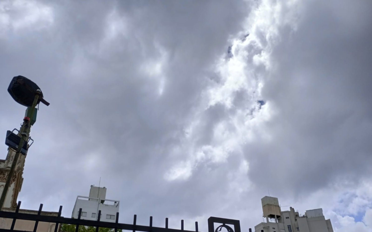 Cómo estará el clima en La Plata para el clásico platense