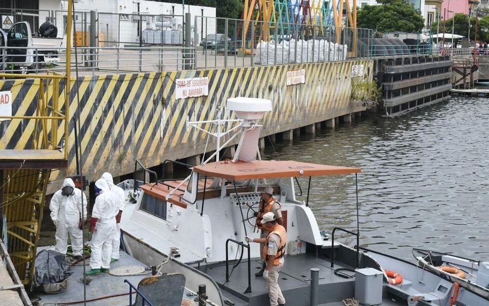 Hallan un cadáver flotando en el Riachuelo, a la altura de La Boca