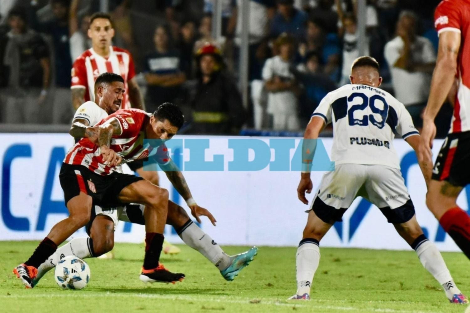 El clásico terminó en un empate sin goles donde Estudiantes no estuvo cómodo porque Gimnasia mejoró mucho
