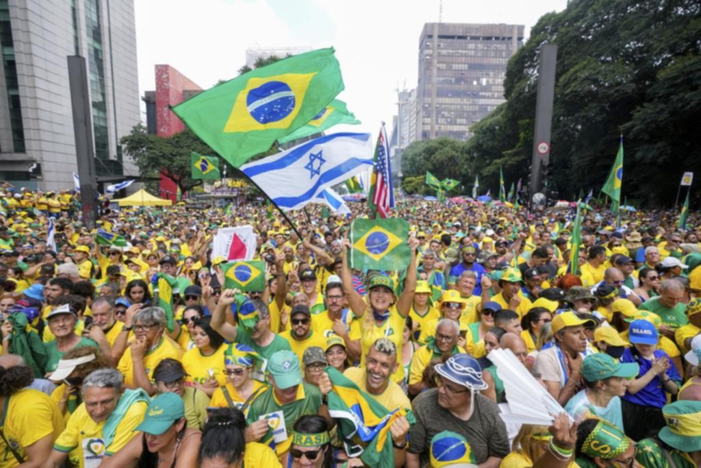 Bolsonaro desafía a los que le dicen “golpista”