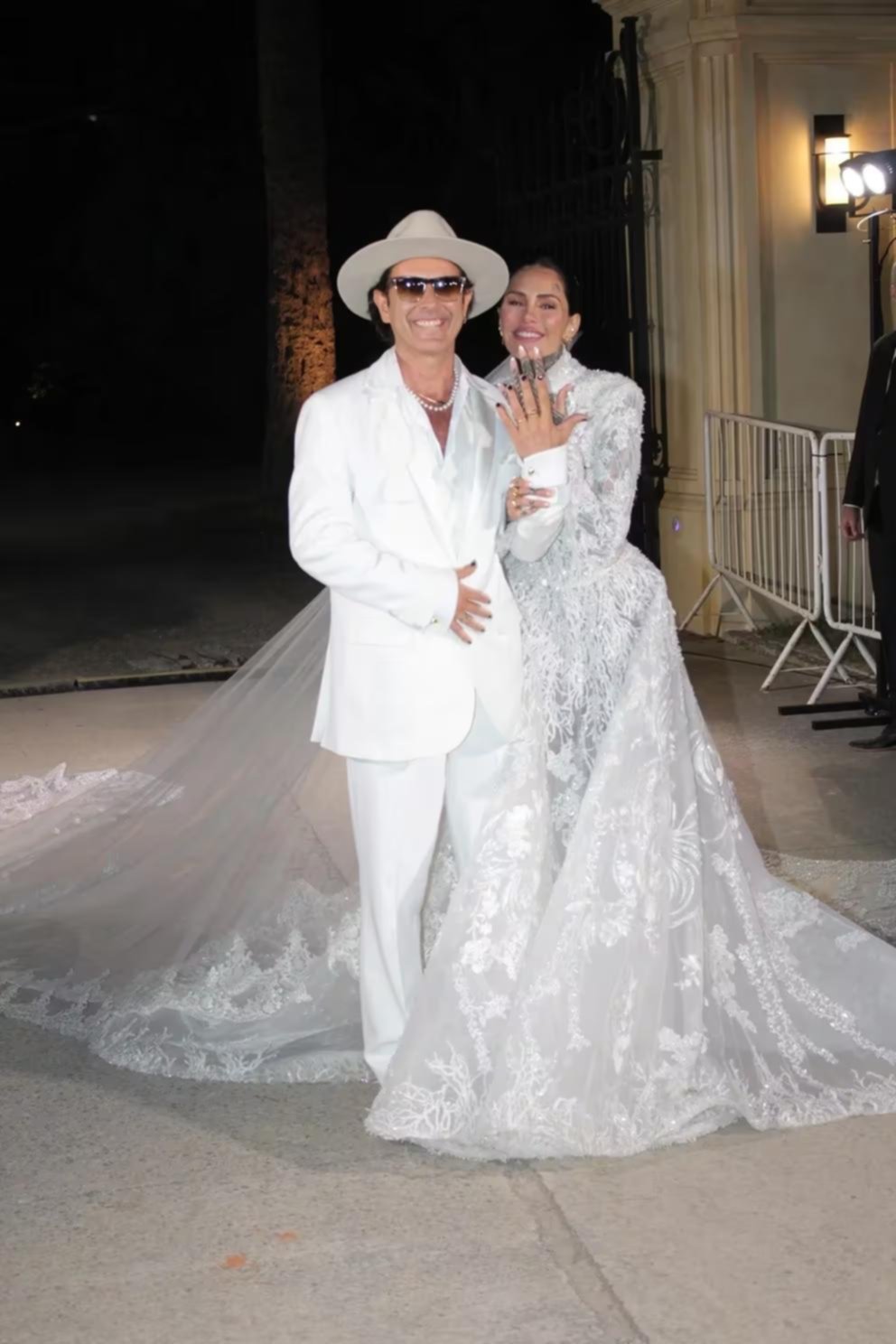 Looks, regalos y glamour: lo que dejó la boda de Cande Tinelli y Coti Sorokin