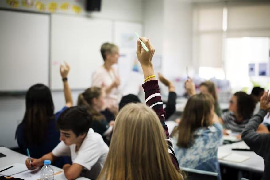Crisis, un paro y la situación edilicia, en la vuelta a clases