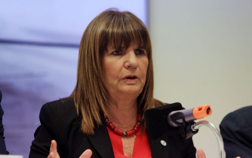 Bullrich dijo que Torres le adelantó que iba a "cortar el petróleo" pero pensó que "era un chiste"