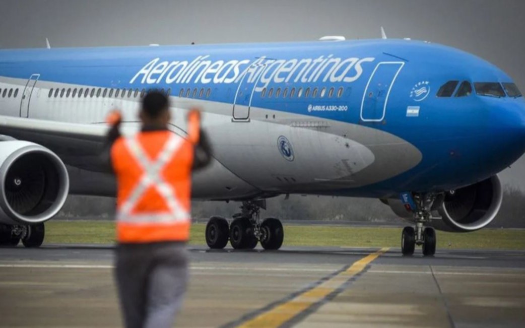 Aeronáuticos confirmaron el paro para mañana y las aerolíneas evalúan cancelar vuelos en Ezeiza y Aeroparque