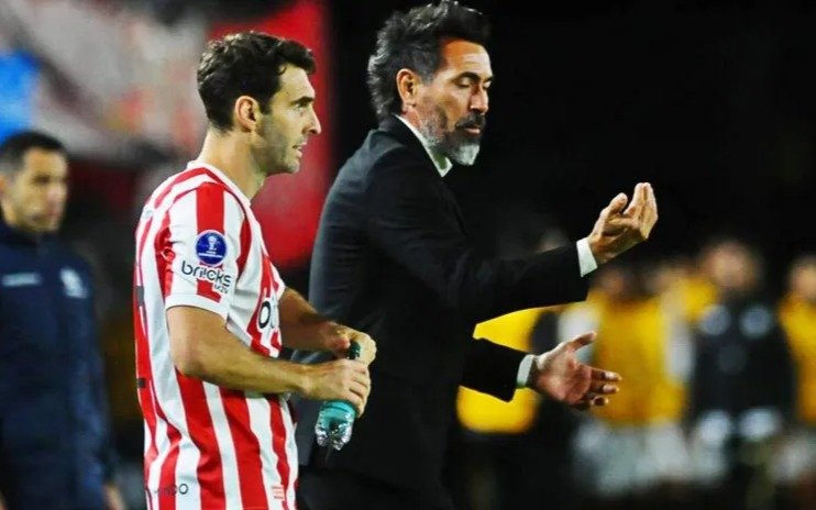 El gesto de Eduardo Domínguez a Boselli y la emoción del delantero: “El agradecido soy yo”