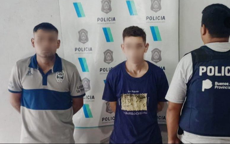 Dos jóvenes detenidos en Plaza Belgrano por agredir a efectivos policiales
