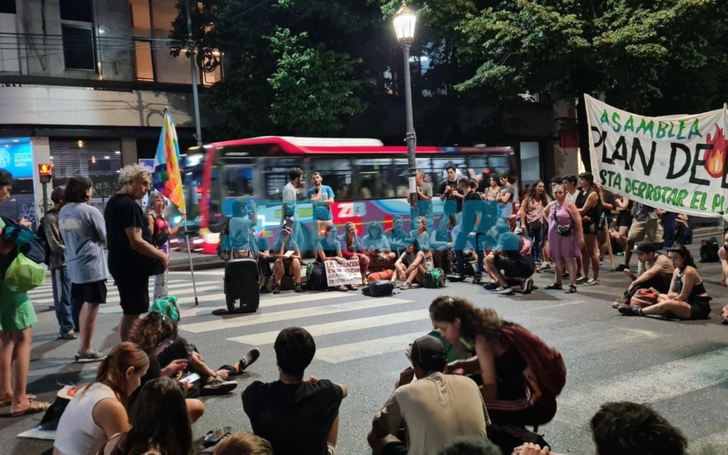 Corte en 7 y 50 por protesta: por dónde se desvían los micros