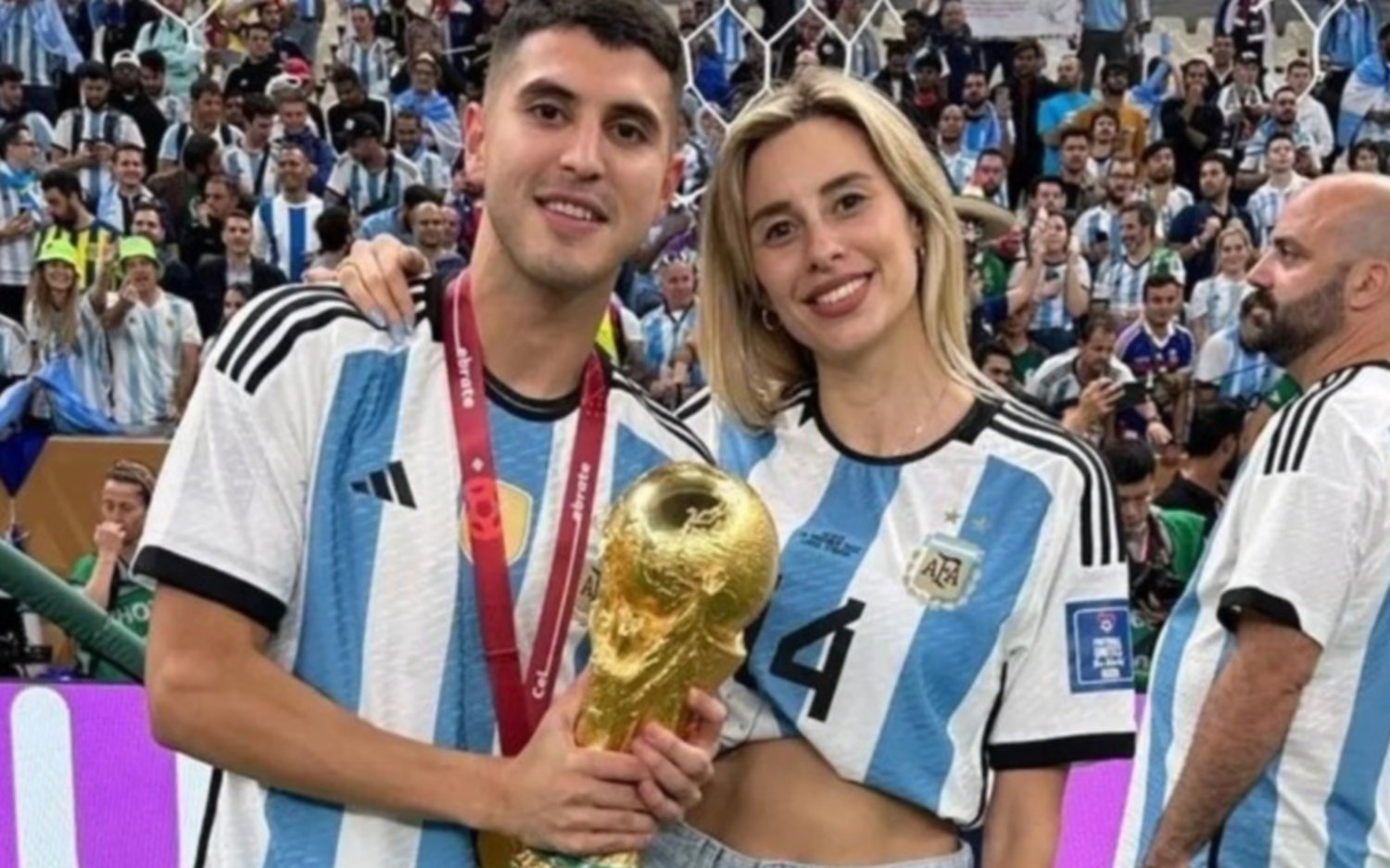 "Vendo medalla del Mundial": la venganza de ex de Exequiel Palacios