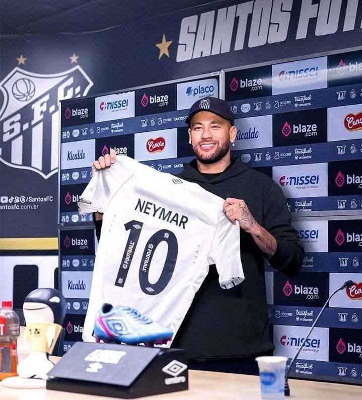 Revolucionó Brasil: Neymar fue presentado en el Santos ante una histórica multitud