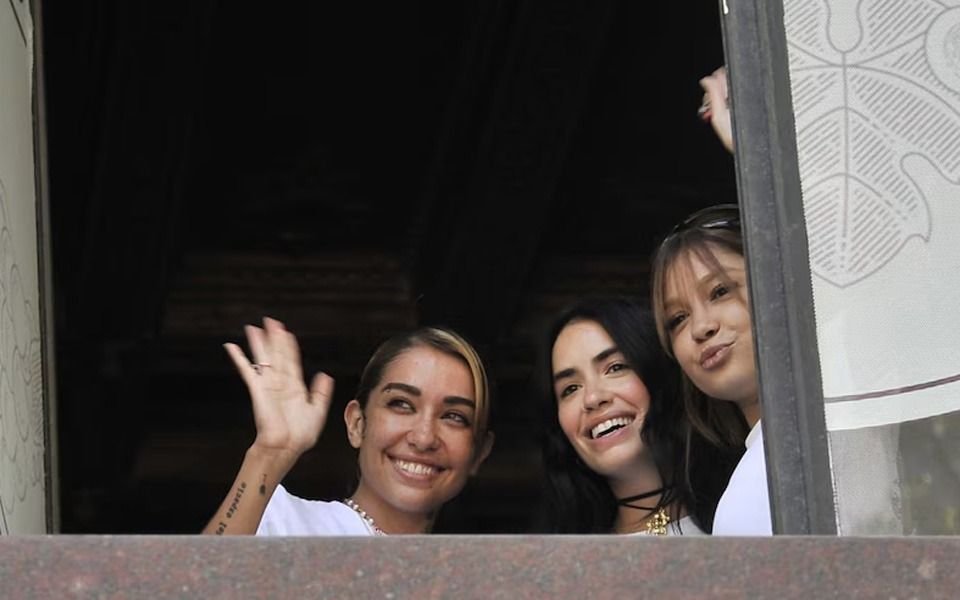 Lali Espósito y María Becerra, juntas en la marcha LGBT+: quiénes son los famosos que se sumaron