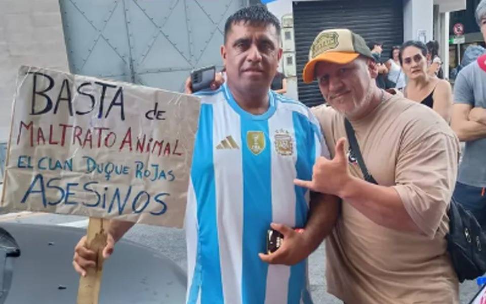 Proteccionistas de La Plata se concentrarán en el Obelisco en reclamo de duras sanciones por el maltrato animal