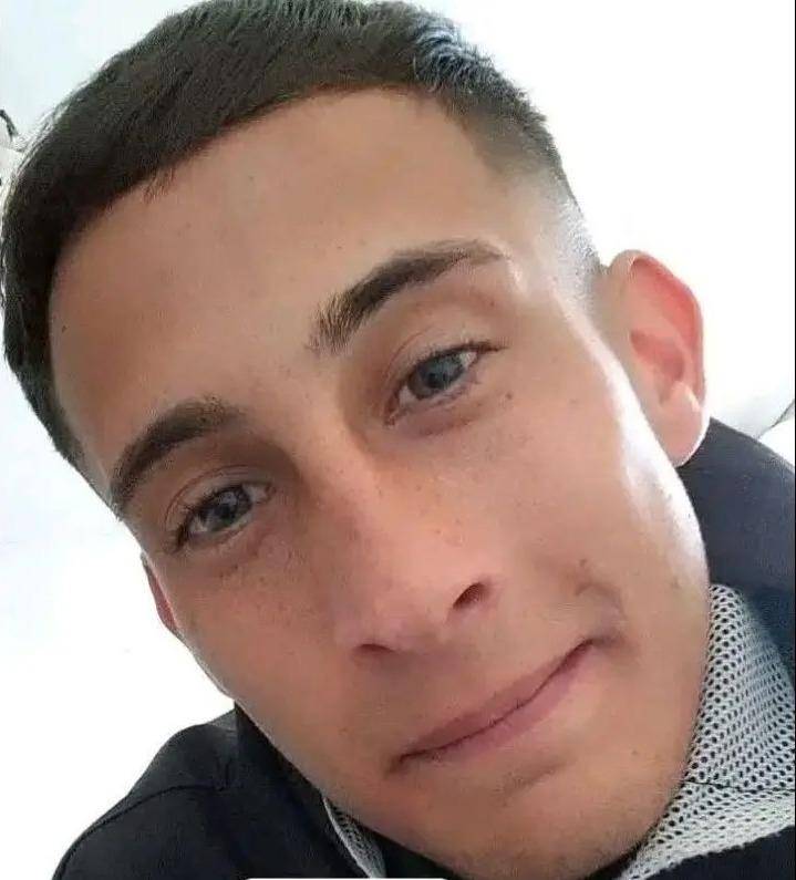 Estupor por el hallazgo de un joven sin vida en una cancha de fútbol
