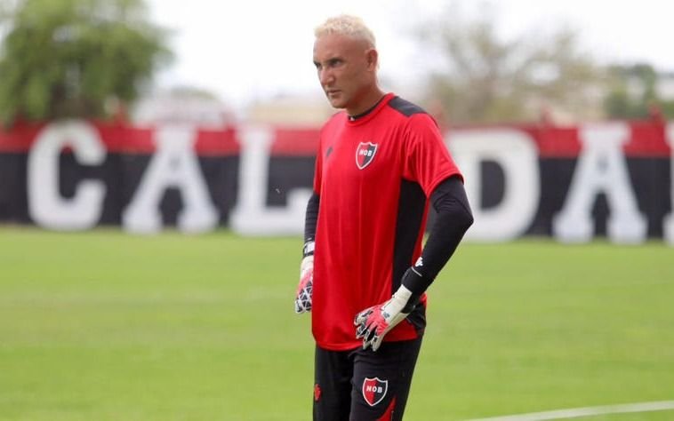 Debuta Keylor Navas en Newells y Troglio, con su Instituto, recibe a Vélez en Córdoba
