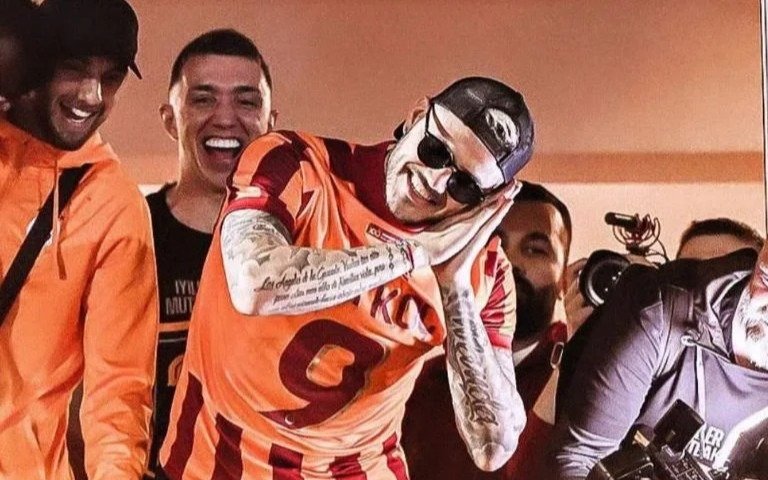 Desde Turquía: el posteo de Mauro Icardi junto a la China Suárez para saludar a los hinchas del Galatasaray