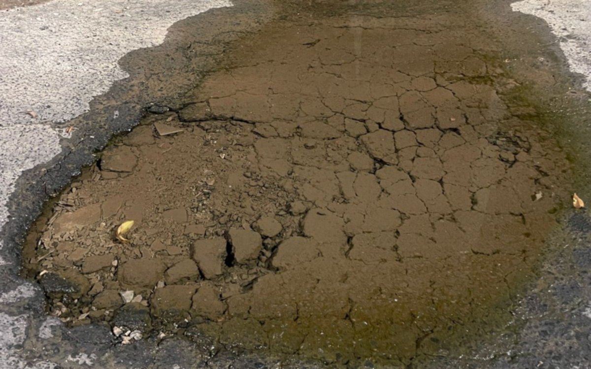 Gran pérdida de agua en un barrio de La Plata
