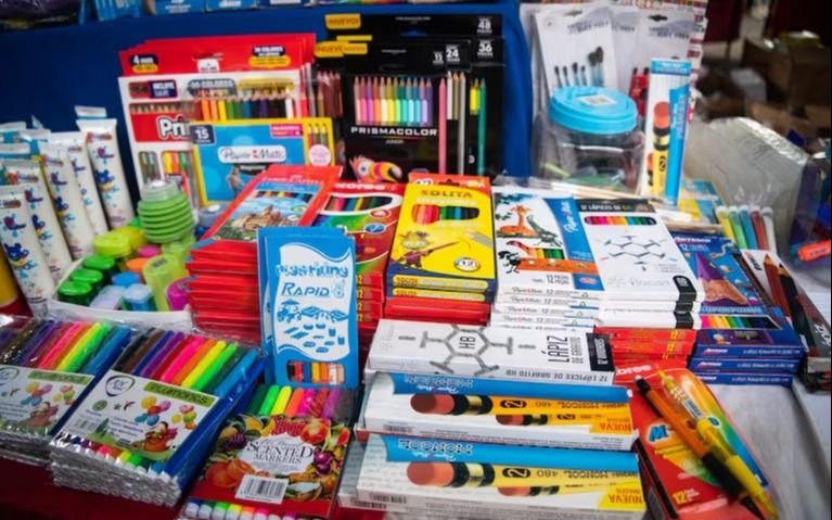 Mochilas, útiles, guardapolvos y más: promociones escolares con hasta nueve cuotas sin interés