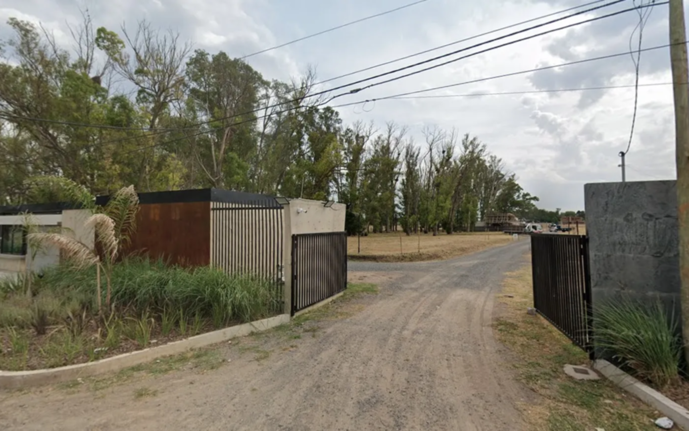Clausuran en La Plata un desarrollo inmobiliario con casas construidas