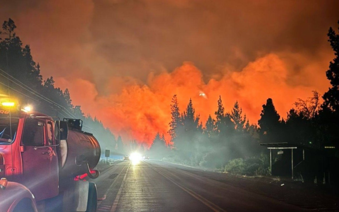 Tres personas fueron detenidas por los incendios en el Bolsón: hallaron una botella con líquido "sospechoso"