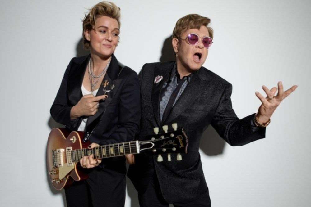Elton John anuncia un nuevo disco, “uno de los más duros que he hecho”