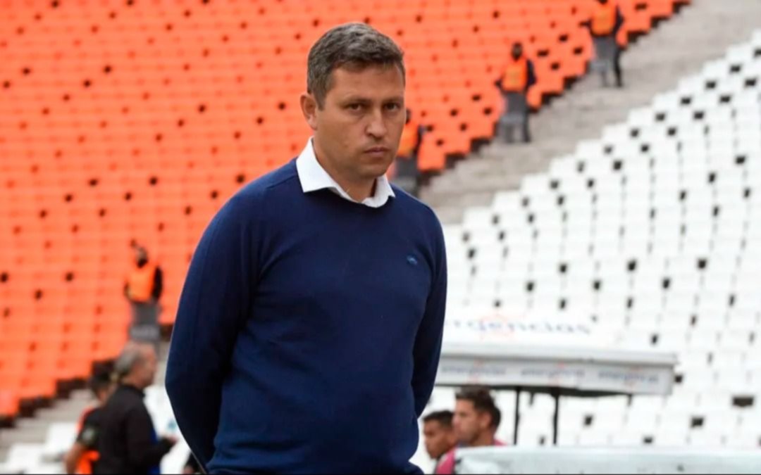 Gimnasia ya eligió al nuevo DT: Diego Flores reemplazará a Marcelo Méndez y sólo resta la firma