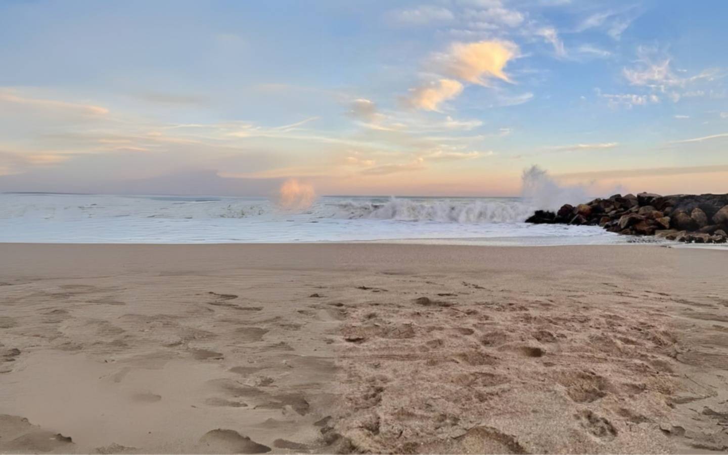 Bosque, playa y tranquilidad: el destino de la Costa ideal para ir en familia en verano