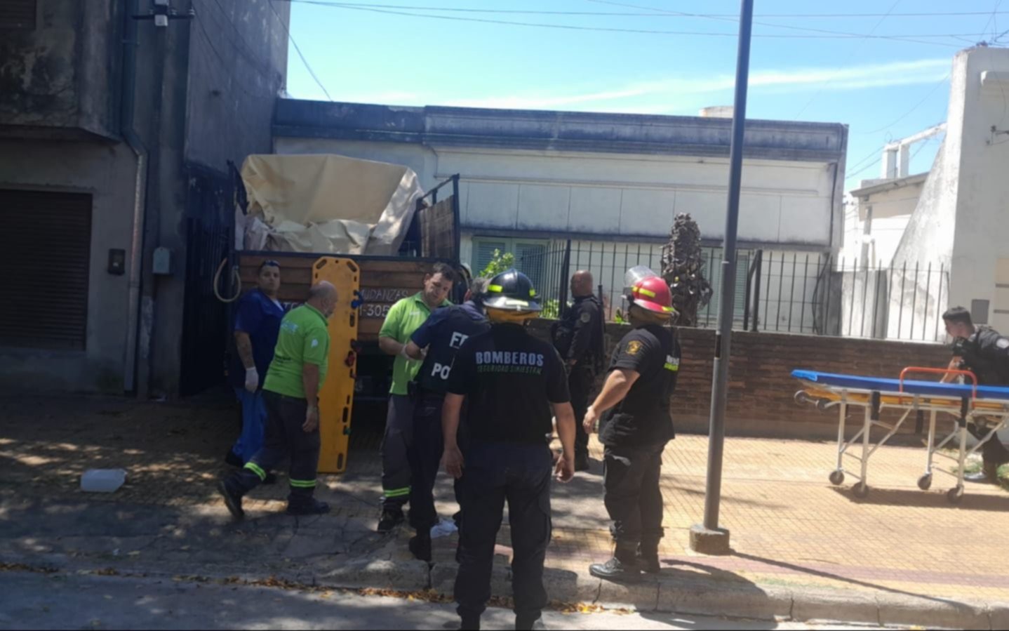 Conmoción en La Plata: identificaron al hombre que murió mientras manejaba y chocó contra una casa