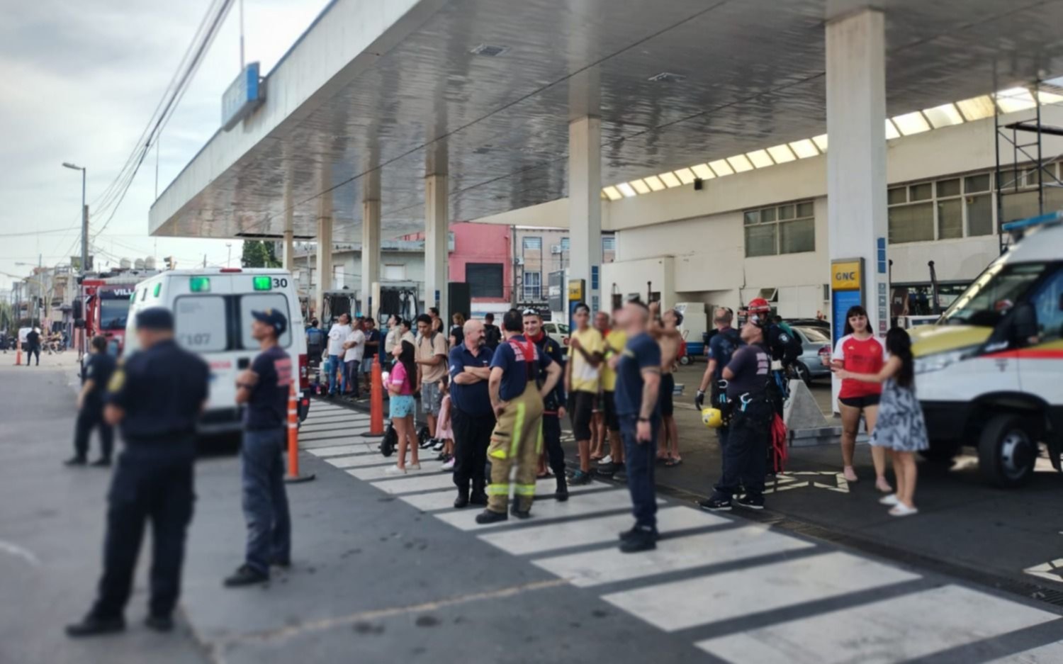 Bomberos de La Plata participaron del rescate de un hombre en San Martín