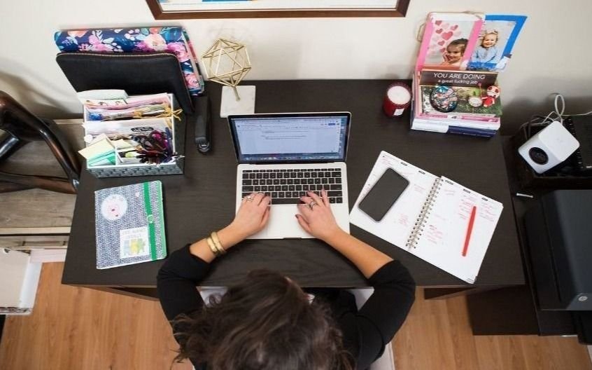 Una empresa alemana ofrece 100 puestos de teletrabajo en Argentina: qué perfil busca y cómo postularse