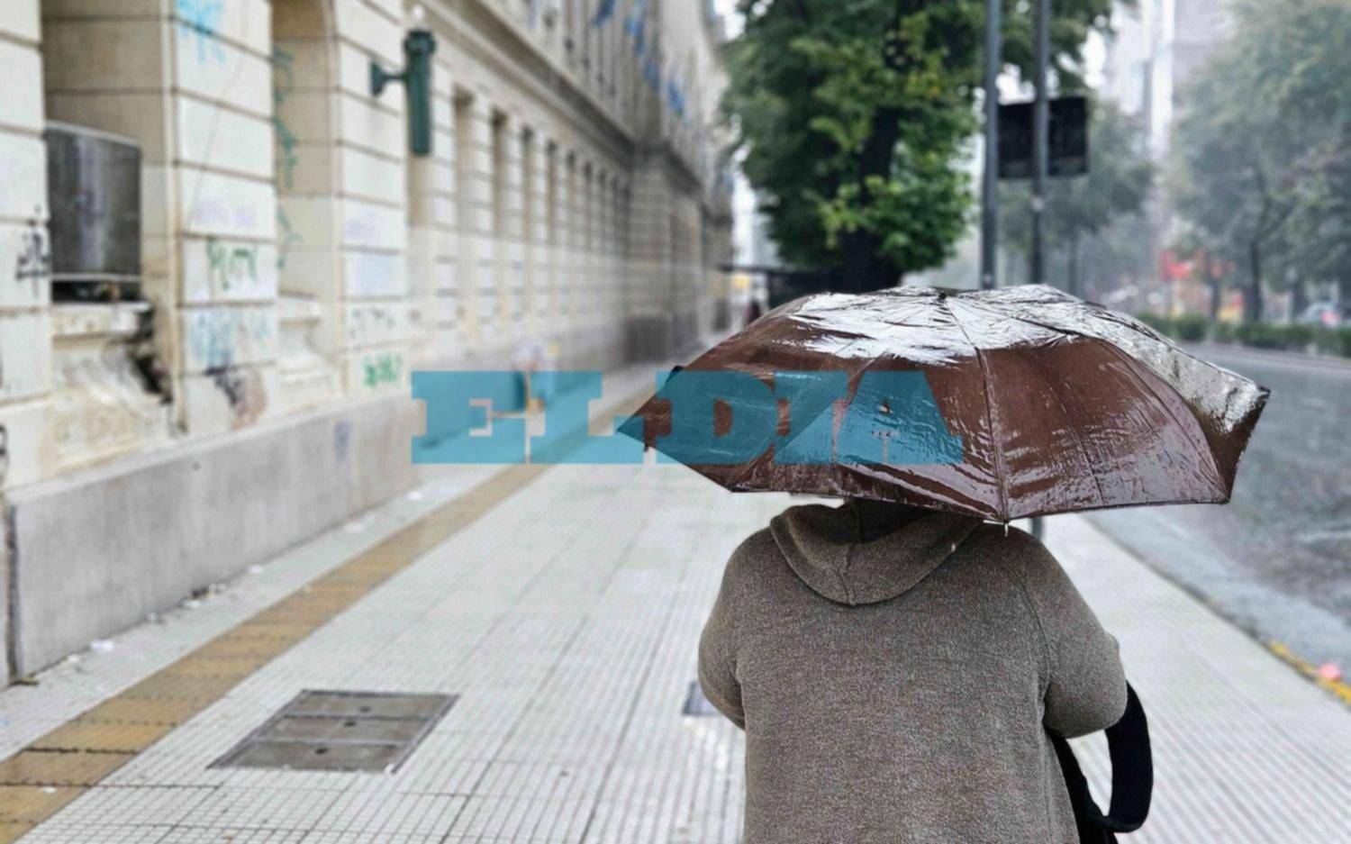 Pasó la tormenta en La Plata: cómo seguirá el clima y cuánto llovió, barrio por barrio