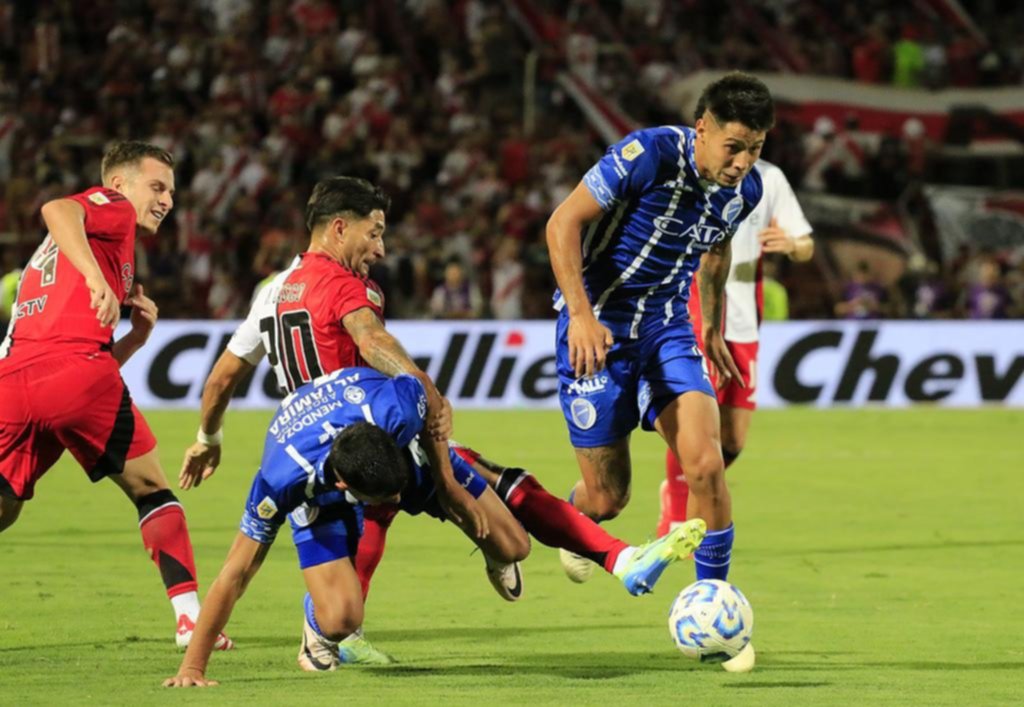 Sigue irregular: un River apático igualó con Godoy Cruz