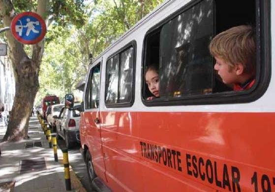 El transporte escolar llega con ajuste y costará de $60 a 70 mil