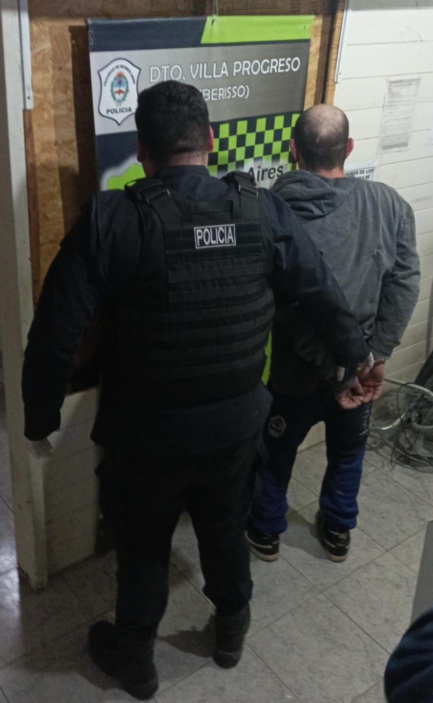 Qué se sabe del hombre que mordió y ahorcó a un perrito hasta su muerte en Berisso