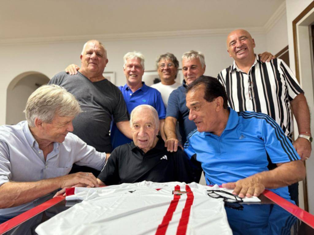 Bilardo y un emotivo reencuentro con sus campeones del ´82