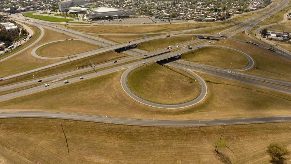 El Gobierno privatizará rutas y autopistas con obras por peaje