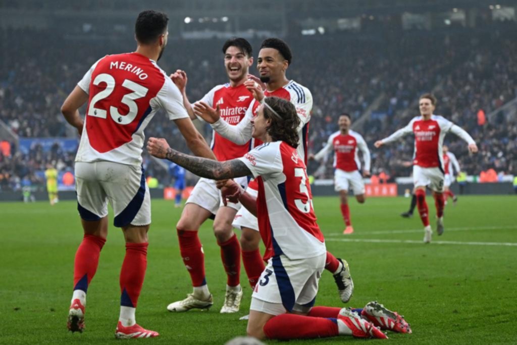 Arsenal sacó de la galera un triunfo que se cotiza en oro