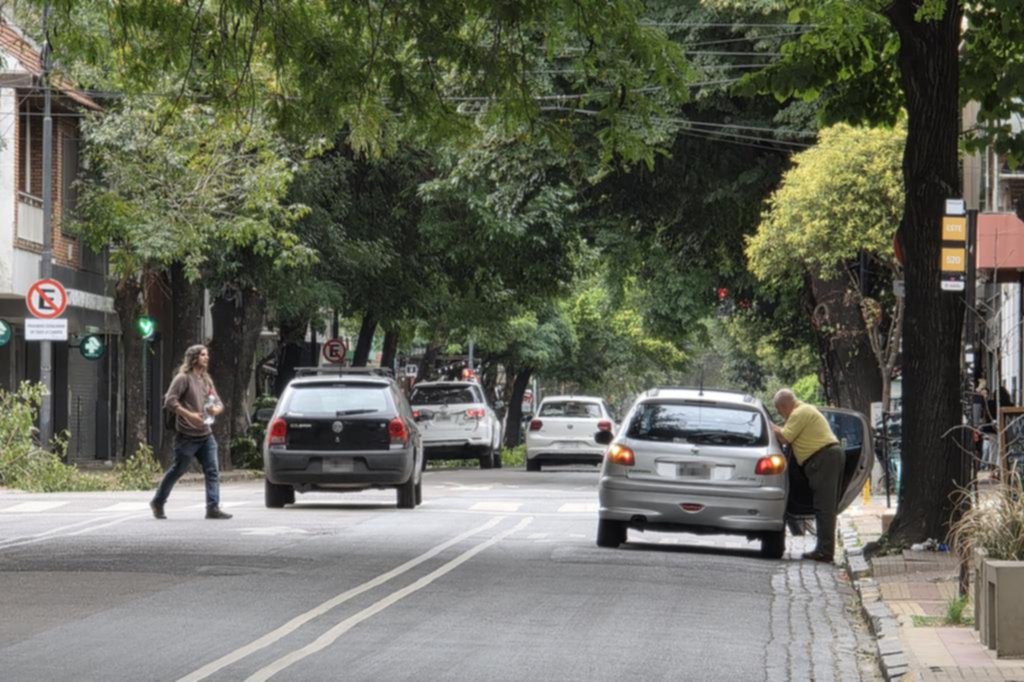 Los carriles exclusivos en 54, en la mira: del disgusto al descontrol