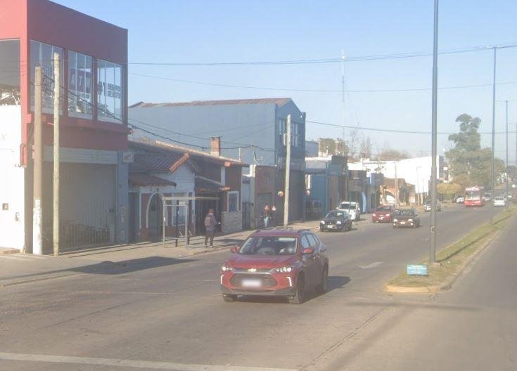 Una salvaje suelta en La Plata: motochorra le pegó un botellazo a una mujer