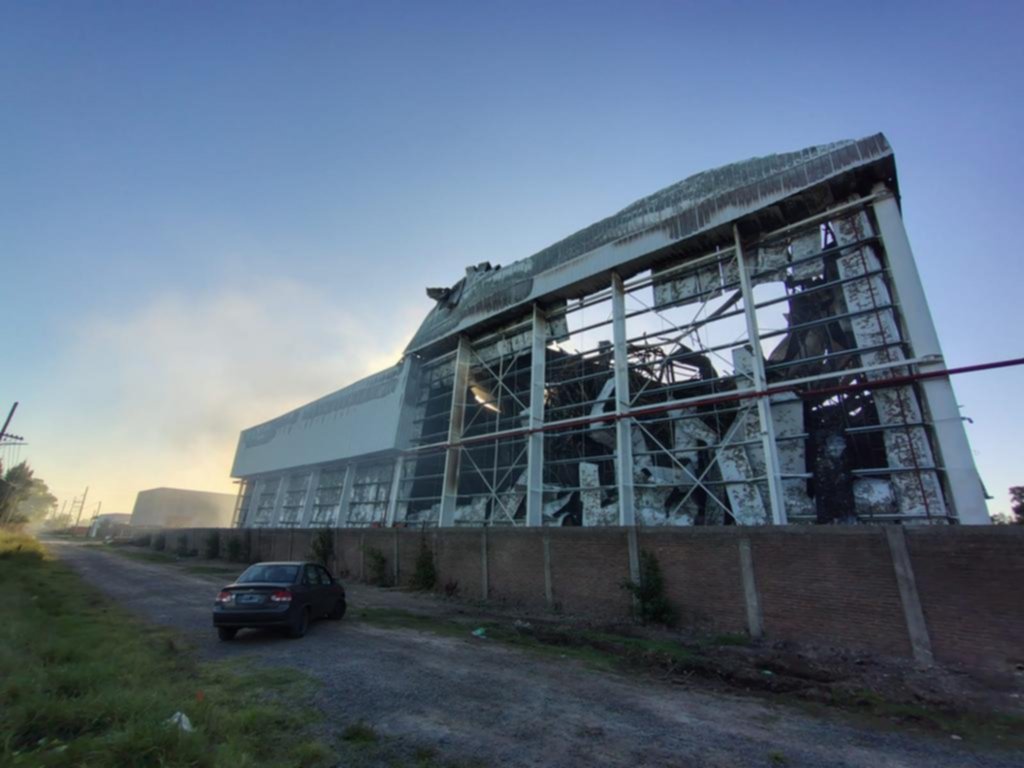 La Plata: los severos daños por el incendio tienen paralizado al Frigorífico de Gorina