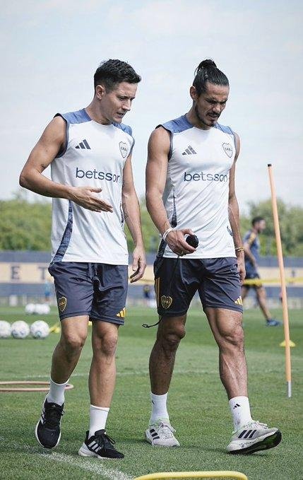 Cavani entrenó y estaría disponible para la revancha ante Alianza Lima