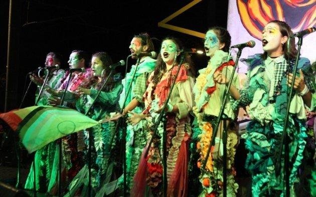 A puro baile, finaliza el primer fin de semana del carnaval en los barrios