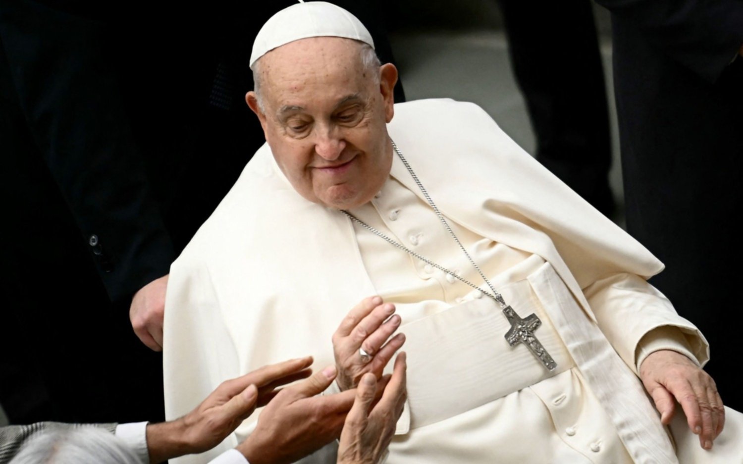 Nuevo parte médico del Papa Francisco: sigue en estado crítico y presentó una "insuficiencia renal leve"