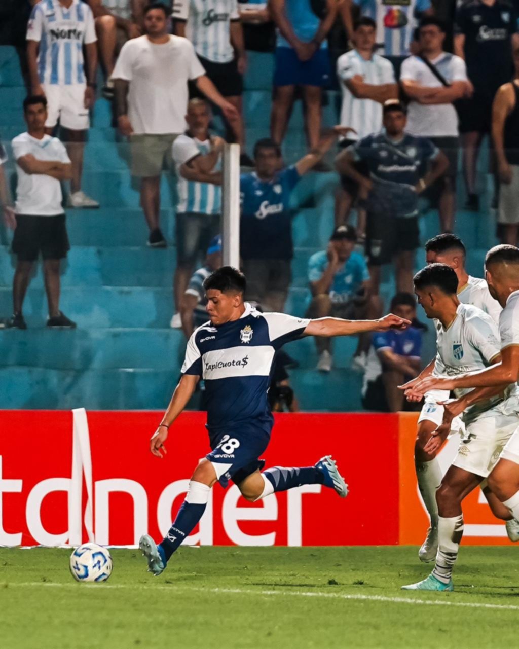 Orden, esfuerzo solidario y un lindo gol para crecer